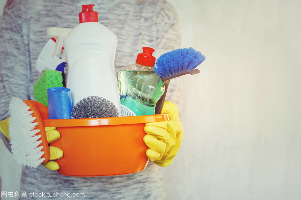 潔凈生活，從細節開始——女性與浴缸清潔的日常